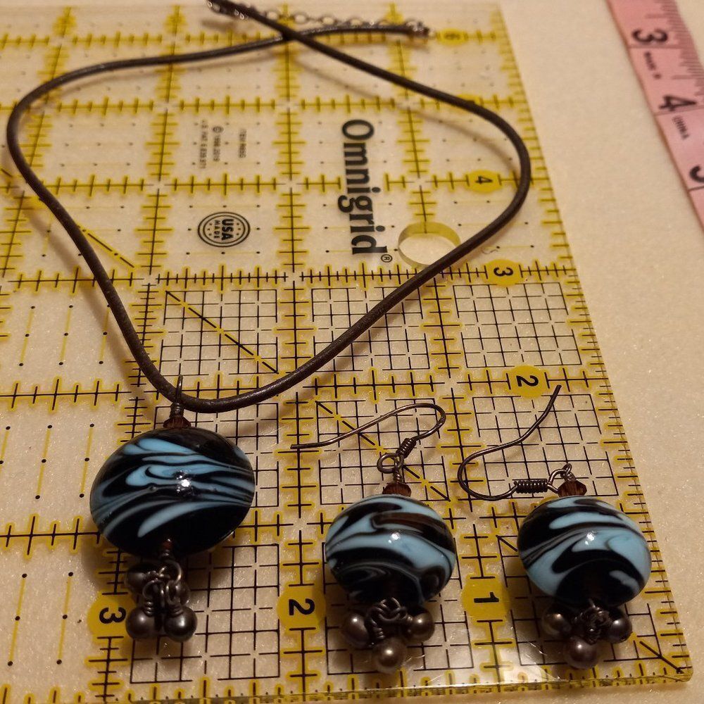 Art Glass necklace and earrings - Picture 1 of 3